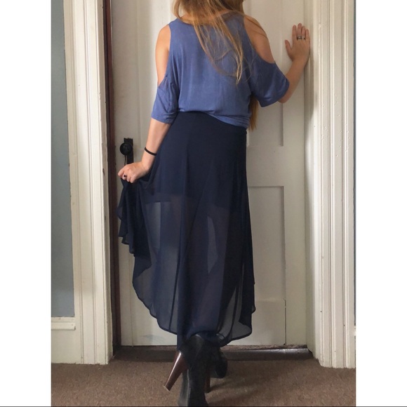 Cold Shoulder Loose Cat Print Graphic Tee - Picture 2 of 3